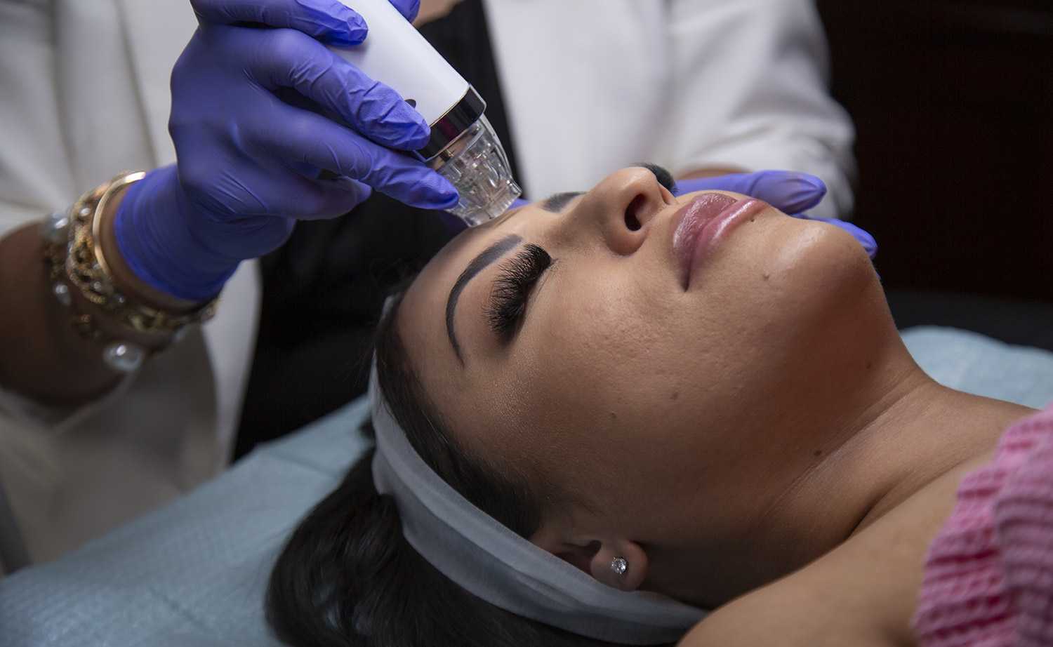 benefits-of-microneedling Benefits of Microneedling